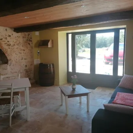 A La Campagne Climatise Holiday home *